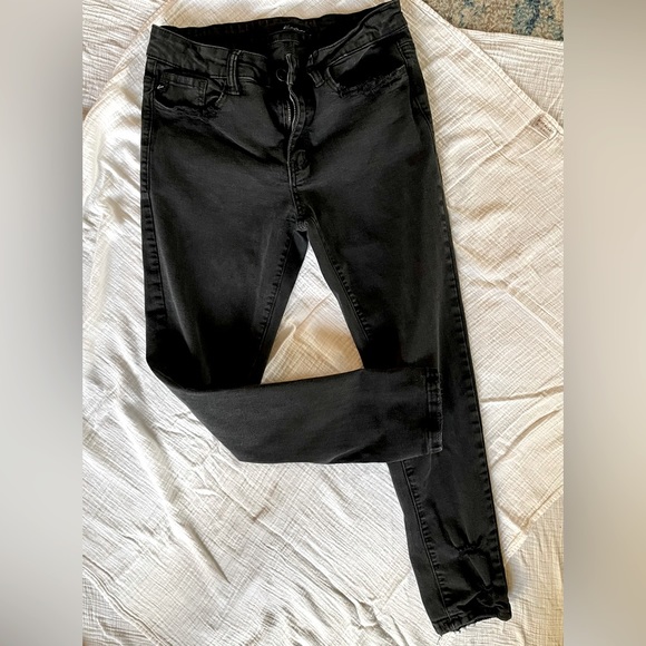 KanCan Denim - KanCan black distressed skinny jeans. Size 9/28